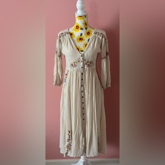 Effortless Elegance: Women's Free People Cream Dress in Size Small Petite - Picture 1 of 5